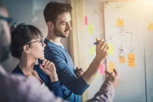 Synergie van uw en onze expertise. Vandaar onze slogan: IT's about people